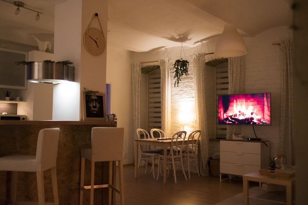 Dobrobeat Apartment Bratislava Bagian luar foto