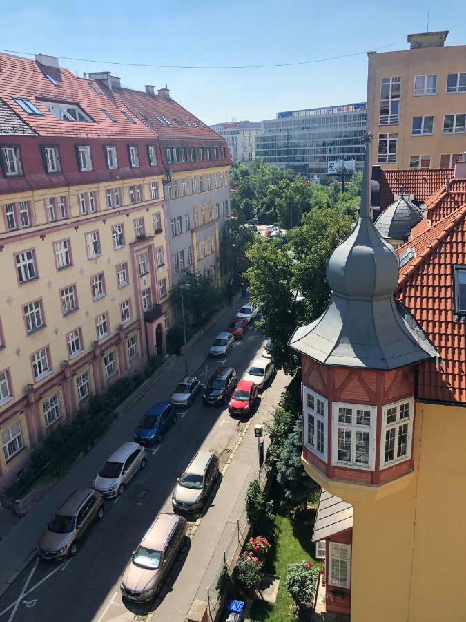 Dobrobeat Apartment Bratislava Bagian luar foto